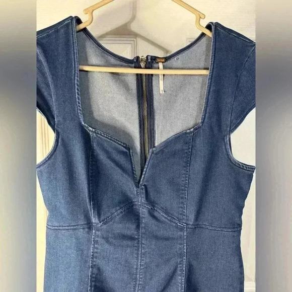Free People Lia Blue Denim Bodycon Stretch Dress Size Medium - Picture 5 of 12